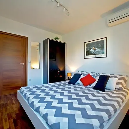 New,modern & Lux In The Center With Parking *