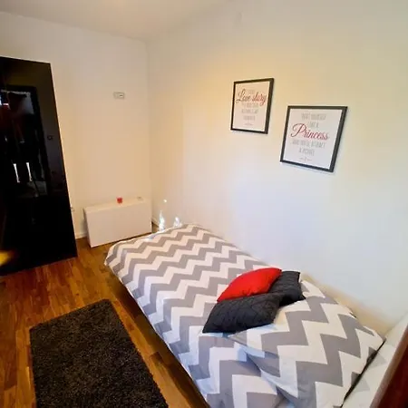 New,modern & Lux In The Center With Parking Апартаменты Сплит