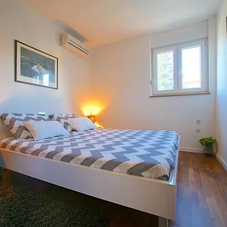 New,modern & Lux In The Center With Parking *